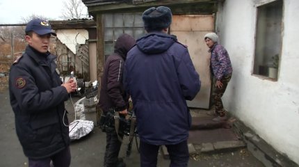 В Караганде активисты партии «AMANAT» и сотрудники ДЧС провели акцию “Безопасность Вашего дома!”