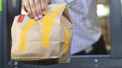 49 адам гамбургерден уланып, ауруханаға түсті