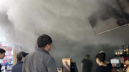 ЧП произошло в торговом центре Костаная из-за загоревшегося масла во фритюрнице