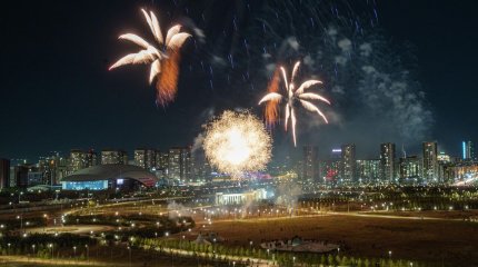 Астаналықтар Республика күніне арналған мерекелік отшашуды тамашалады