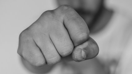 Темиртаусца жестоко избили из-за трех тысяч тенге