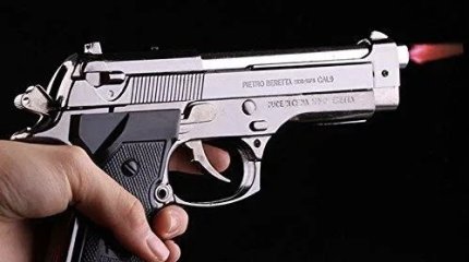 Житель Семея ограбил магазин с зажигалкой в виде пистолета