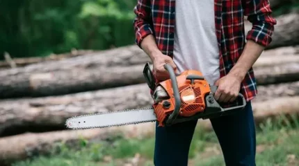 Парень с бензопилой попытался ограбить АЗС в Усть-Каменогорске