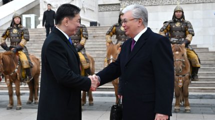 Моңғолияға мемлекеттік сапармен келген Қасым-Жомарт Тоқаевты салтанатты түрде қарсы алу рәсімі өтті