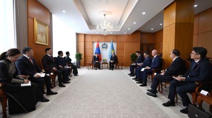 Президент Моңғолияның Ұлы Мемлекеттік Хуралының Төрағасымен кезледесті