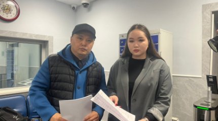 Оралдық бойжеткенді ер адам ұрып соққан