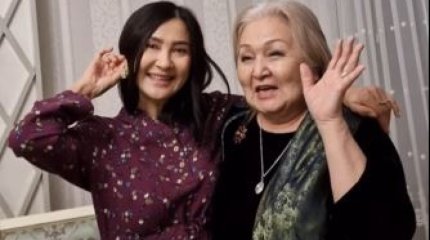«Жұғысты болсын»: Лидия Каденова Меруерт Түсіпбаева сырғасын шешіп берді