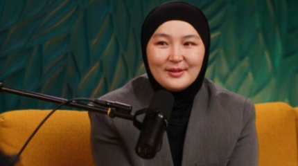 Абай Бегейдің әйелі балаларының діни мектепке баратынын айтты