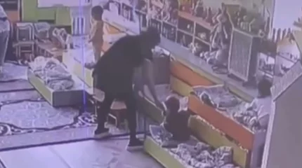 Теміртауда тәрбиеші балабақшаға мас күйде келіп, балаларға күш көрсеткен