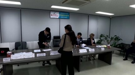 Открылись избирательные участки в Корее