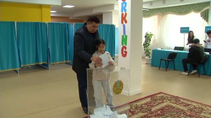 Мәжіліс депутаты Елнұр Бейсенбаев референдумда дауыс берді