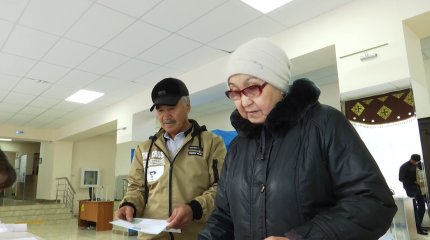 Семья Тулетаевых в день золотой свадьбы  проголосовала на референдуме в СКО