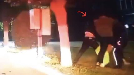 Водитель под наркотиками и его пассажир напали на полицейских в Уральске