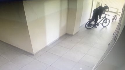 Столичный курьер украл велосипед за полмиллиона тенге «для работы»