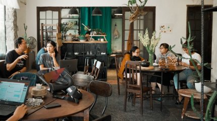 День встреч и знакомств: кому из знаков зодиака будет сложно контактировать с людьми в гороскопе на 9 октября