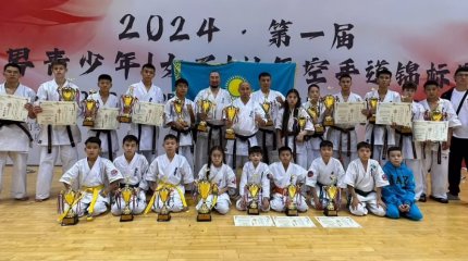 Сборная Казахстана забрала все награды на Чемпионате мира по каратэ
