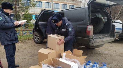 Акмолинец остановился отдохнуть на трассе и попался полиции с контрафактом