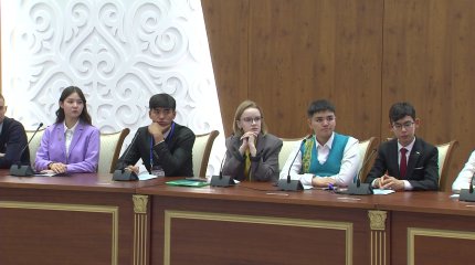 Депутаты столичного маслихата встретились с участниками Республиканского детского Курултая