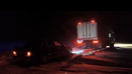 Троих человек эвакуировали с заснеженной трассы костанайские спасатели