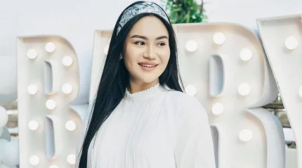 "Байдың қызына сөйлемеңдер": Дина Төреәлі орынсыз сұрақ қойған оқырманына ренжіді