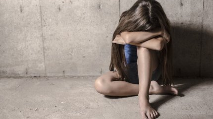 Қызылордада оқушы қызды жезөкшелікке мәжбүрлеген күдікті сотталды