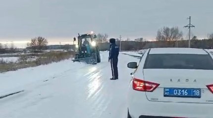 За нарушение правил содержания дорог в Абайской области оштрафовали дорожников