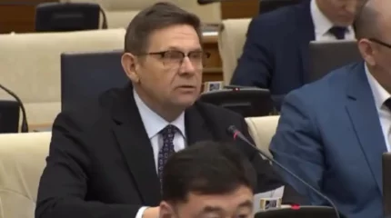 «Балалар борсыған, лас бассейнде шомылған»: депутат спорт бағдарламаларын сынға алды