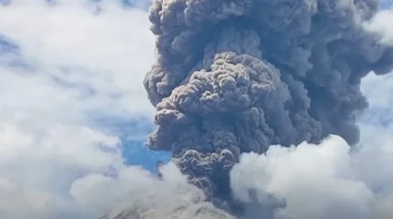 Балиде жанартау атқылап салдарынан туристік аймаққа баратын 80 рейс тоқтатылды