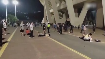 В Китае 35 человек погибли в результате наезда внедорожника на толпу людей