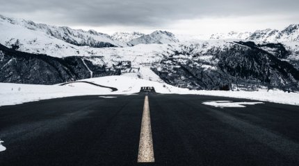 Водителей семи областей Казахстана предупредили о непогоде на трассах