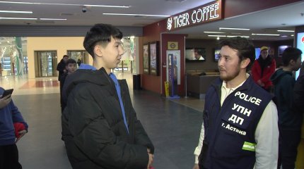 Елордада «Есірткісіз қала» акциясы аясында жастарға жейде мен бас киім таратылды