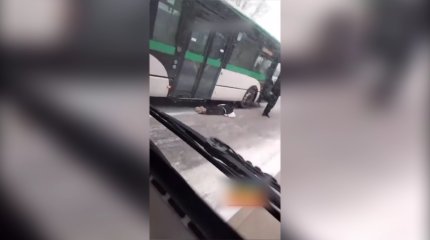 Астанада ер адамды автобус қағып кетті