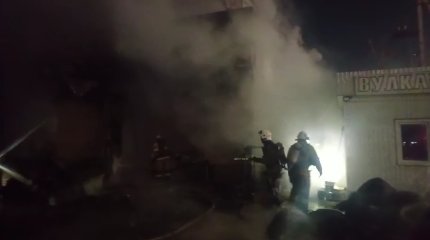 17-тилетний подросток пострадал в результате пожара на СТО в Шымкенте