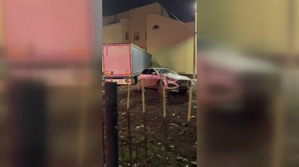 Фура въехала в здание школы в Уральске: водитель в тяжелом состоянии в больнице