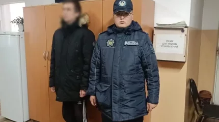 Алматы облысында 18 жастағы жігіт 4 жаяу жүргіншіні қағып, оқиға орнынан қашып кетті деген күдікпен ұсталды
