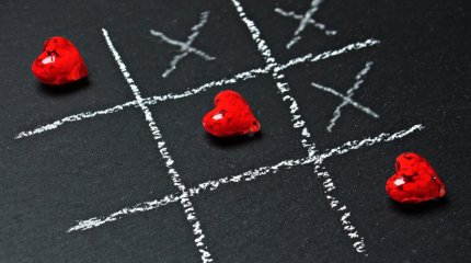 Чувственные испытания ждут Скорпионов; знакомства Стрельцов могут перерасти в серьезные отношения: гороскоп на понедельник, 18 ноября