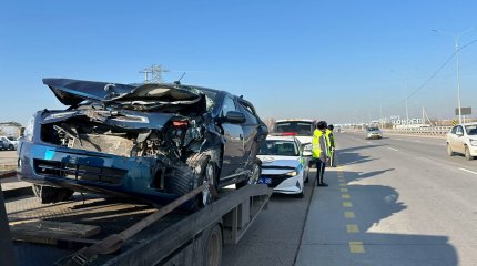 День памяти жертв ДТП: колонну поврежденных авто провезли по улицам Конаева