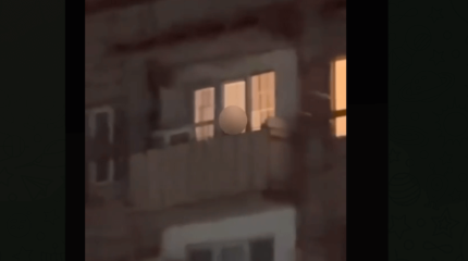 Құлсарыда бесінші қабаттың балконында қалып қойған екі бала құтқарылды