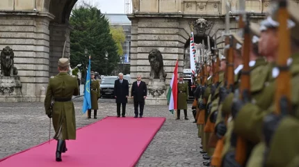 Мемлекет басшысын құрметпен қарсы алды