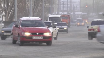 Павлодарда жеңіл көлік жолдан өтіп бара жатқан баланы қағып кетті