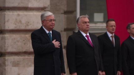 Глава государства встретился с Президентом Венгрии Тамашем Шуйоком