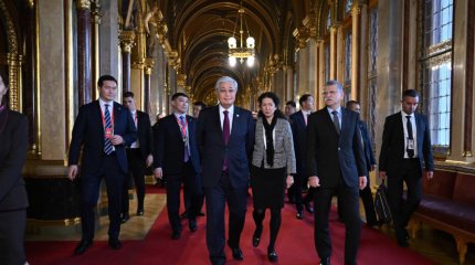 Токаеву показали венгерский парламент