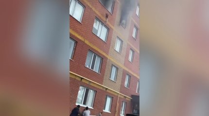 БҚО-да өртенген үйден секірген бала мерт бола жаздады