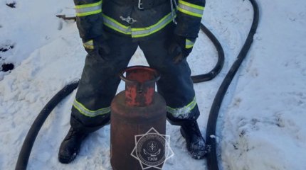 Взрыв в частном доме предотвратили костанайские спасатели