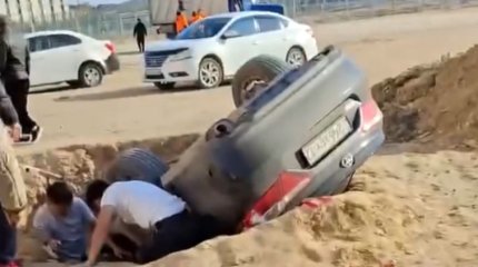 Пьяный водитель на «легковушке» влетел в яму в Актау