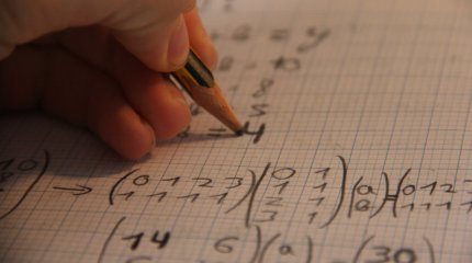 Американский школьник обратился за помощью в решении задачи по математике в службу 911