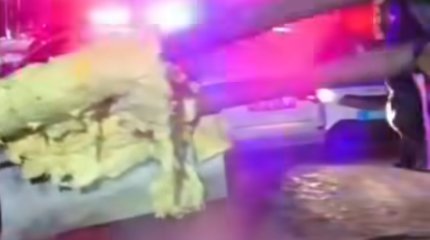 Большегруз снес теплотрассу в Караганде: частный сектор остался без отопления