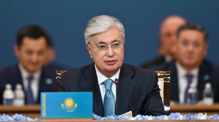 Казахстан и Россия отстаивают идеи многополярности, мирного диалога, уважения суверенитета: статья Токаева