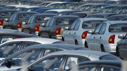 Енді шетелден 1 ғана көлік әкелуге рұқсат: Роман Скляр жаңа ережені түсіндірді