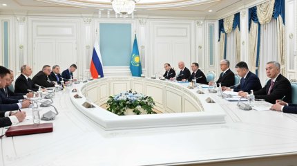 Қасым-Жомарт Тоқаев пен Владимир Путин шағын құрамда келіссөз жүргізді